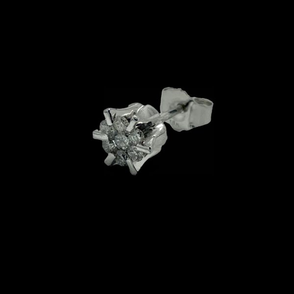 BOUCLES D'OREILLES FLEUR EN OR GRIS 750 SERTIES DE 7 DIAMANTS – Image 2