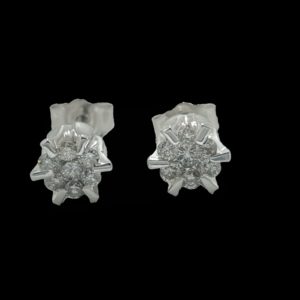 BOUCLES D'OREILLES FLEUR EN OR GRIS 750 SERTIES DE 7 DIAMANTS