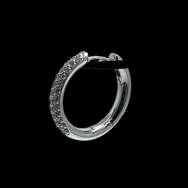BOUCLES D'OREILLES CREOLES EN OR GRIS 750 SERTIE DE 37 DIAMANTS – Image 3