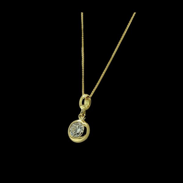 COLLIER-PENDENTIF  SOLITAIRE OR JAUNE 18K ET DIAMANT 0.65CT. – Image 3