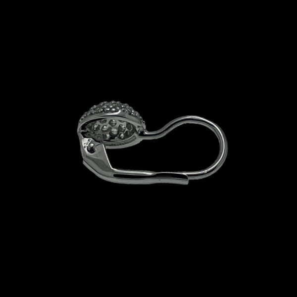 BOUCLES D'OREILLES EN OR GRIS BOUTONS SERTIES DE DIAMANTS – Image 5
