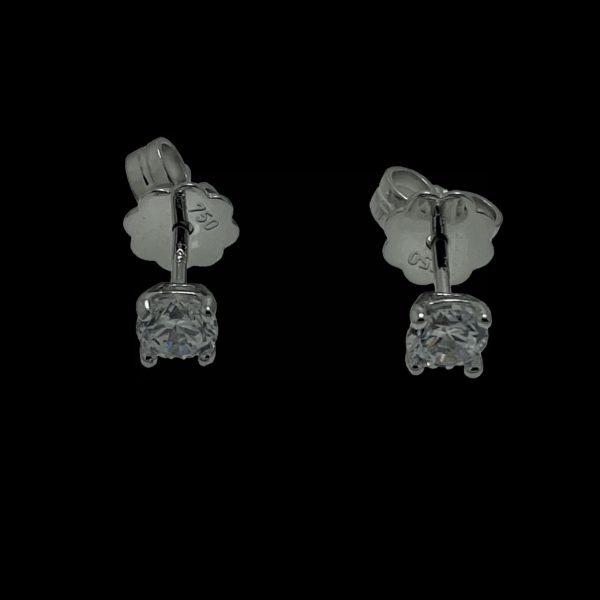 BOUCLES D'OREILLES CLOUS EN OR GRIS 18 CARATS SERTIE D'UN ZIRCON – Image 3