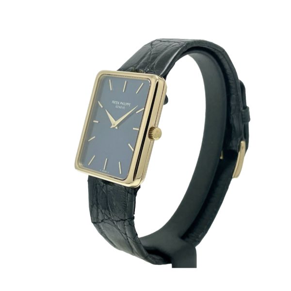 PATEK PHILIPPE GONDOLO RECTANGLE OR JAUNE 18K 28X31MM Réf. 3799J-201 – Image 2