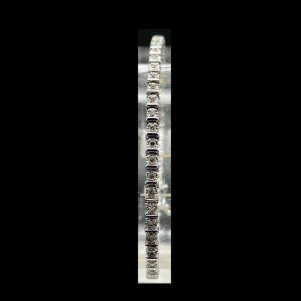 BRACELETS TENNIS SERTI DE 50 DIAMANTS ET OR GRIS 9K/333 – Image 2