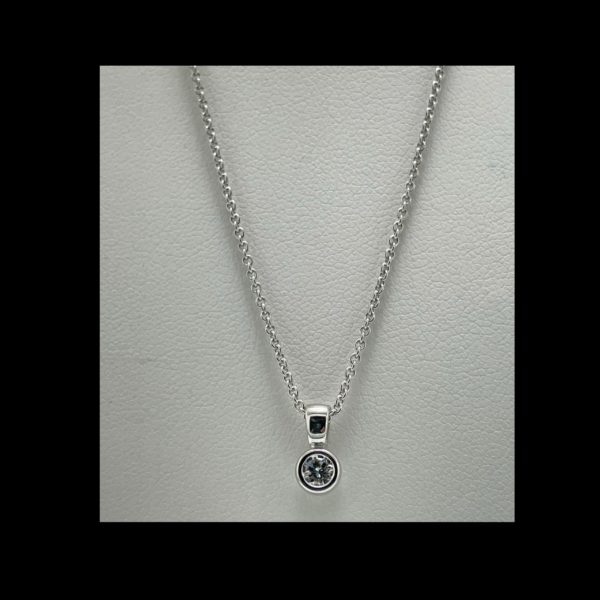 COLLIER-PENDENTIF  SOLITAIRE OR GRIS 18K ET DIAMANT – Image 2