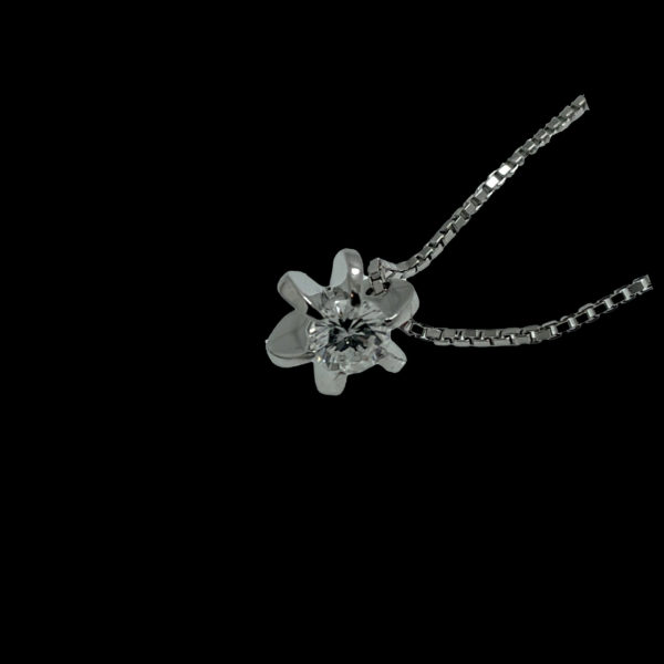 COLLIER-PENDENTIF  SOLITAIRE FLEUR OR GRIS 18K ET DIAMANT – Image 6