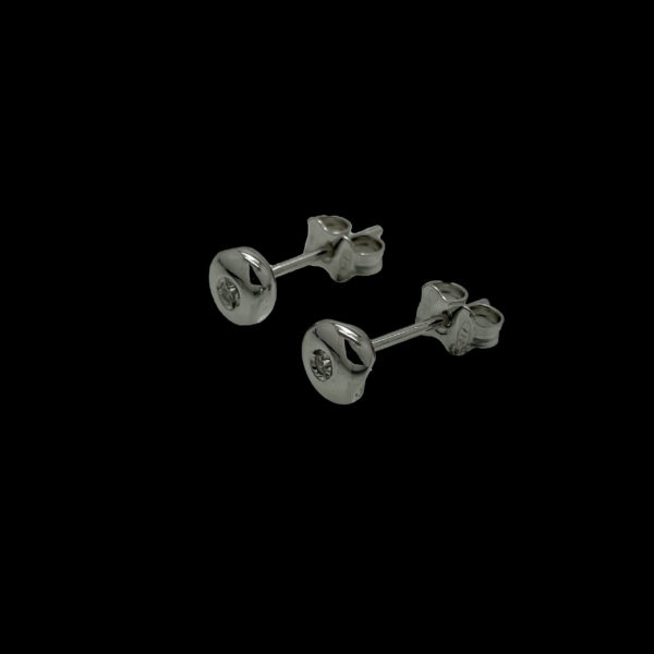 BOUCLES D'OREILLES CLOUS EN OR GRIS 18 CARATS DIAMANT – Image 5