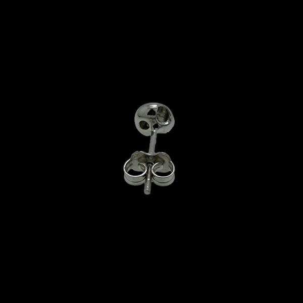 BOUCLES D'OREILLES CLOUS EN OR GRIS 18 CARATS DIAMANT – Image 6
