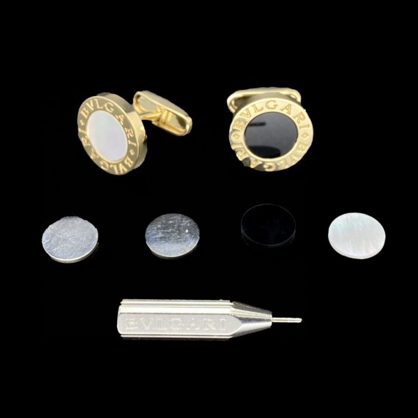 ACCESSOIRES BOUTONS DE MANCHETTE BVLGARI BVLGARI EN OR JAUNE 18K SERTIS D'ONYX NACRE METAL – Image 3