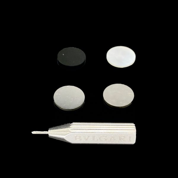 ACCESSOIRES BOUTONS DE MANCHETTE BVLGARI BVLGARI EN OR JAUNE 18K SERTIS D'ONYX NACRE METAL – Image 4