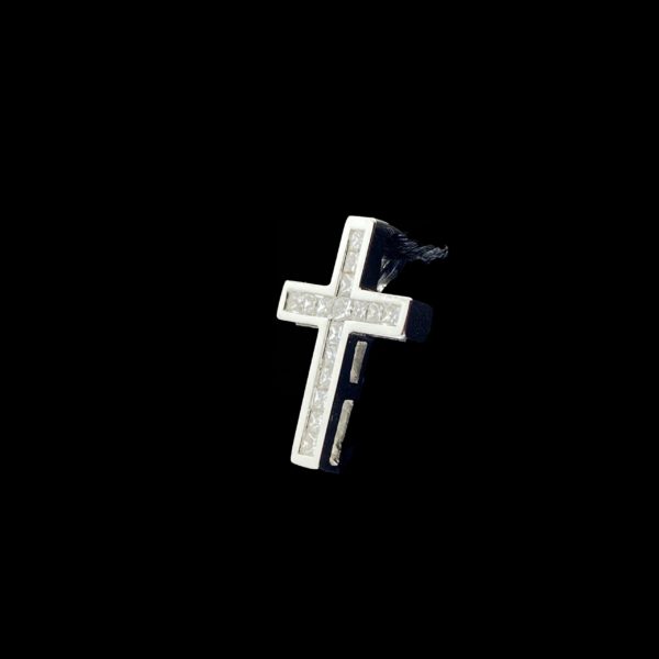 COLLIER-PENDENTIF  CROIX OR GRIS 18K ET DIAMANT TAILLE PRINCESSE 0,33Cts. – Image 3
