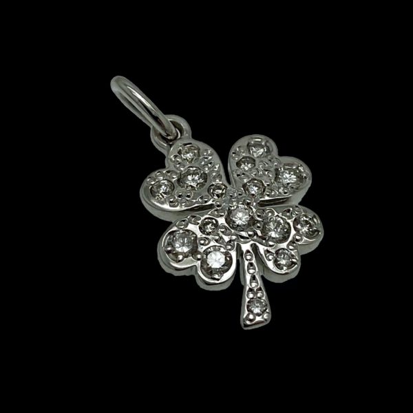 COLLIER-PENDENTIF  TREFLE A QUATRE FEUILLES "DODO" OR GRIS 18K ET DIAMANT – Image 6