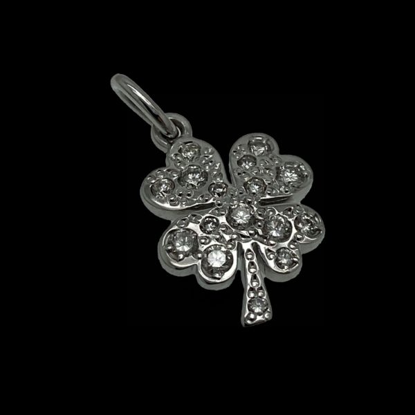 COLLIER-PENDENTIF  TREFLE A QUATRE FEUILLES "DODO" OR GRIS 18K ET DIAMANT
