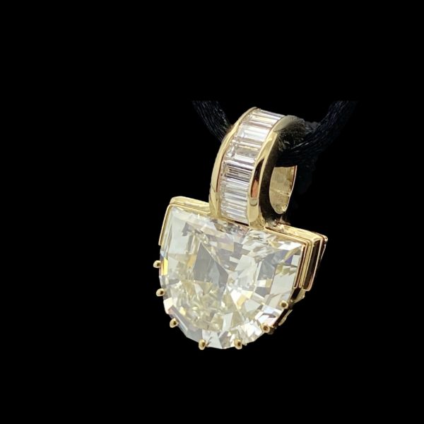 COLLIER-PENDENTIF  DEMI-LUNE OR JAUNE 18K ET DIAMANT 2 CTS L-SI1 – Image 2