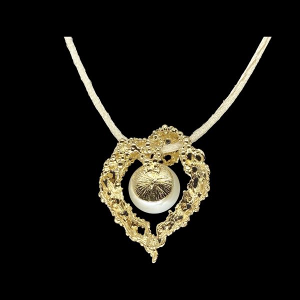 COLLIER-PENDENTIF GILBERT ALBERT COEUR COLLECTION CHAMPAGNE OR JAUNE 18K ET PERLE – Image 4