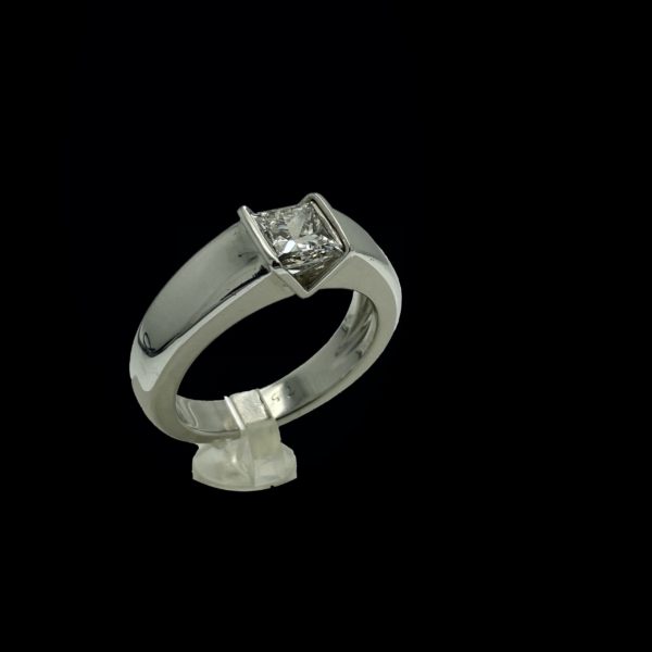 BAGUE SOLITAIRES DIAMANT TAILLE PRINCESSE 1,01CT. OR GRIS 18K/750 – Image 2