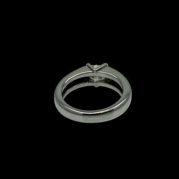 BAGUE SOLITAIRES DIAMANT TAILLE PRINCESSE 1,01CT. OR GRIS 18K/750 – Image 5