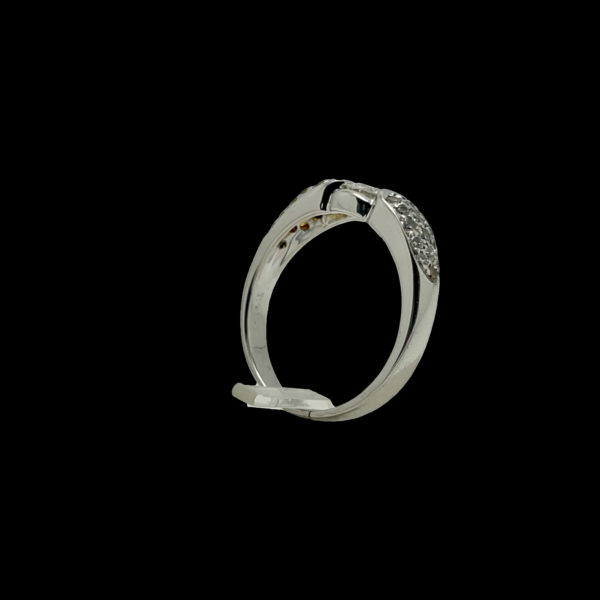 BAGUE OR GRIS 18K DIAMANTS CENTRAL 0,55CT ET DIAMANTS BLANC ET JAUNE CARATS  TAILLE 57 – Image 4