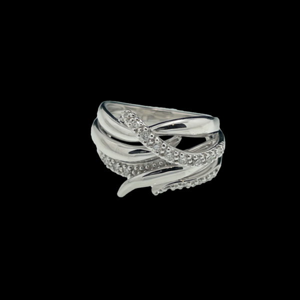 BAGUE OR GRIS 18K DITE "FOLLE" CISELEE DE ROSEAUX SERTIE DE DIAMANTS TAILLE 53 – Image 4