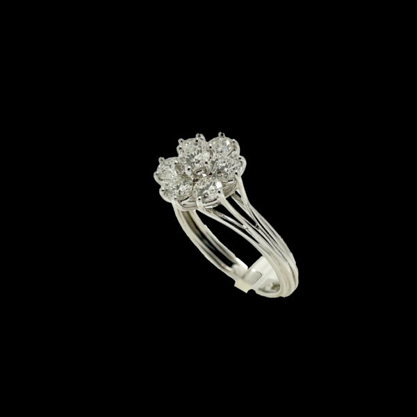 BAGUE OR GRIS 18K FLEUR SERTIE DE 7 DIAMANTS TAILLE 53/54 – Image 2