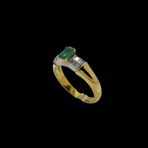 BAGUE OR JAUNE ET GRIS 18K EMERAUDE ET DIAMANTS TAILLE 58 – Image 3