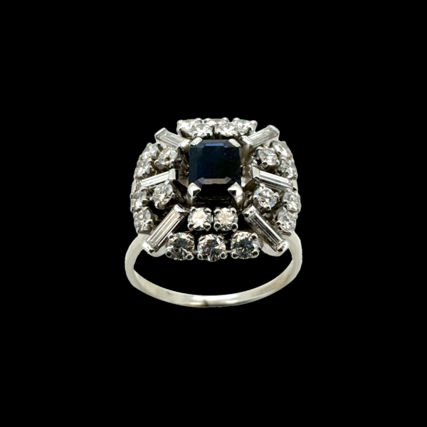 BAGUE VINTAGE EN OR GRIS 750 SAPHIR ET DIAMANTS