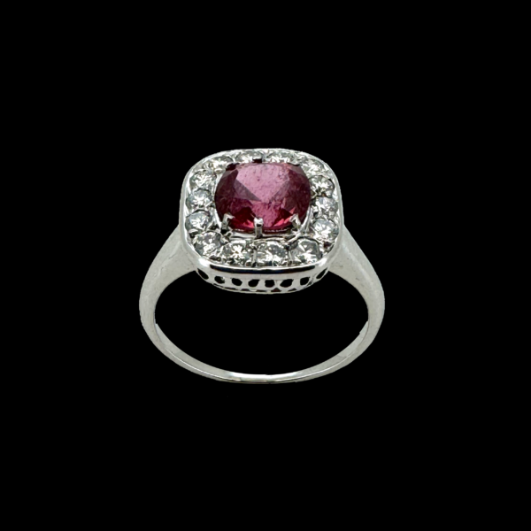 BAGUE EN OR GRIS 750 SERTIE D'UNE TOURMALINE ET DIAMANTS