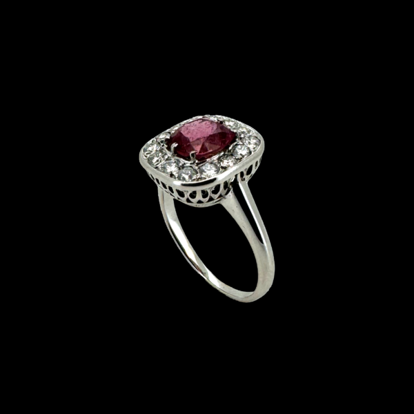 BAGUE EN OR GRIS 750 SERTIE D'UNE TOURMALINE ET DIAMANTS – Image 2
