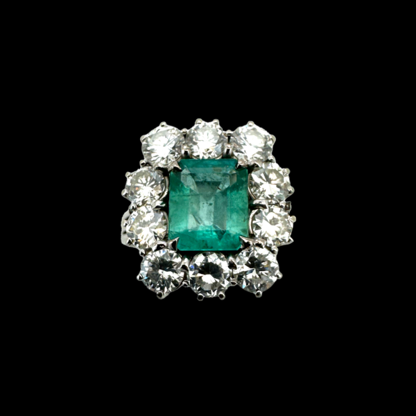 BAGUE OR GRIS 18K SERTIE D'UNE EMERAUDE DU BRESIL 1,156CT ET DE DIAMANTS – Image 3