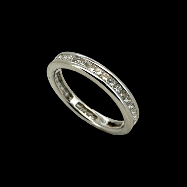 BAGUE TOUR COMPLET EN OR GRIS 750 SERTIE DE 40 DIAMANTS TAILLE PRINCESS – Image 3