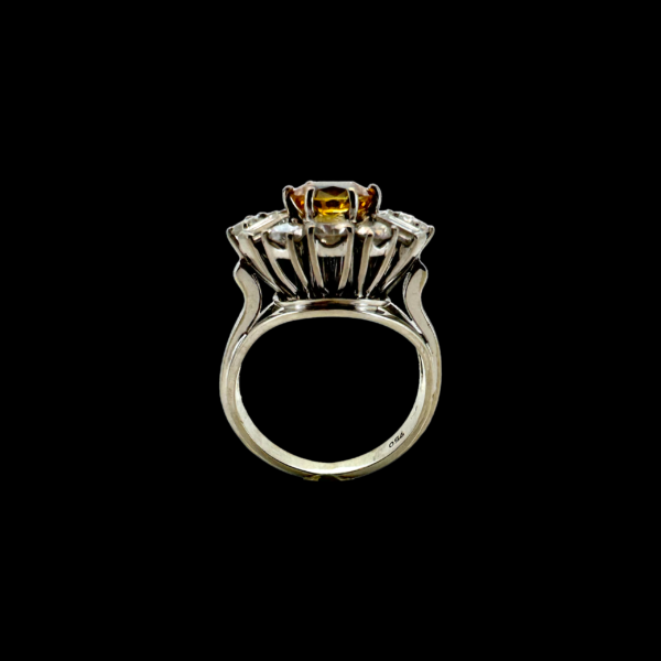 BAGUE OR GRIS 18K SAPHIR JAUNE ET DIAMANTS – Image 3