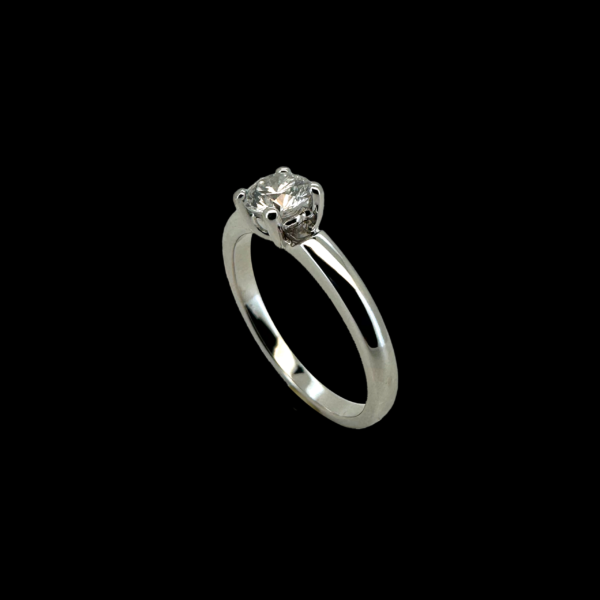 BAGUE SOLITAIRE CARL BUCHERER ALLURE OR GRIS 750 ET DIAMANT DE 0,42 CT. – Image 3