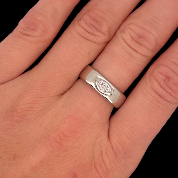 BAGUE SOLITAIRE CARL BUCHERER EN PLATINE 950 PT ET DIAMANT – Image 4