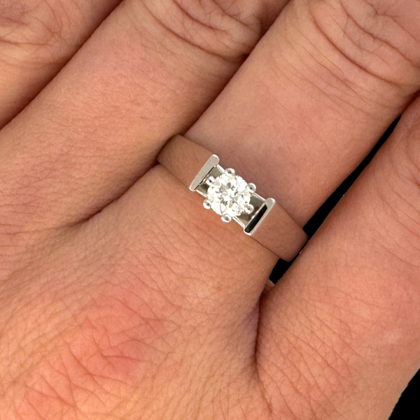 BAGUE SOLITAIRE OR GRIS 750 ET DIAMANT 0,30CT. – Image 4