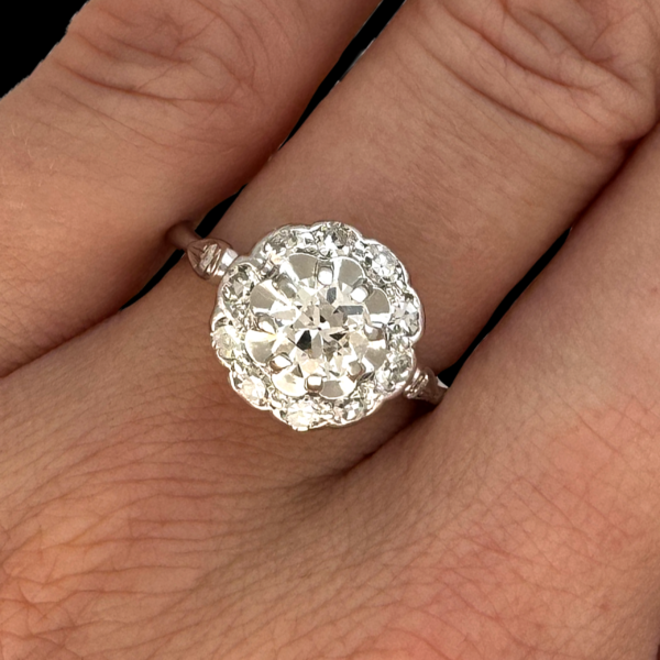 BAGUE MARGUERITE EN OR GRIS 750 ET DIAMANTS TAILLE ANCIENNE – Image 4