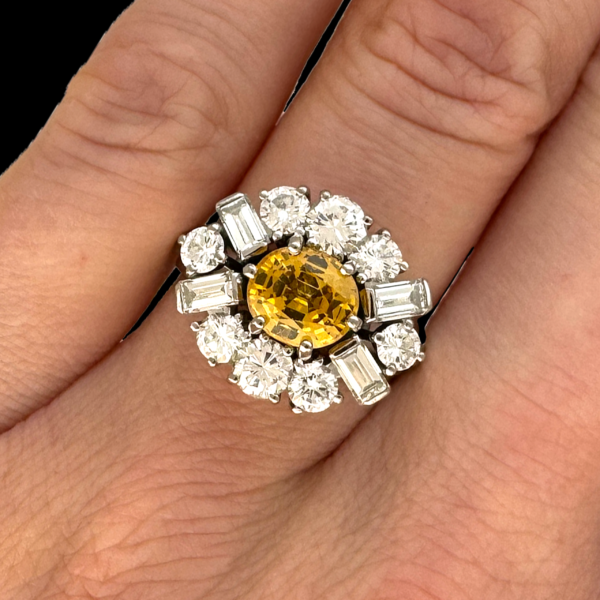 BAGUE OR GRIS 18K SAPHIR JAUNE ET DIAMANTS – Image 4