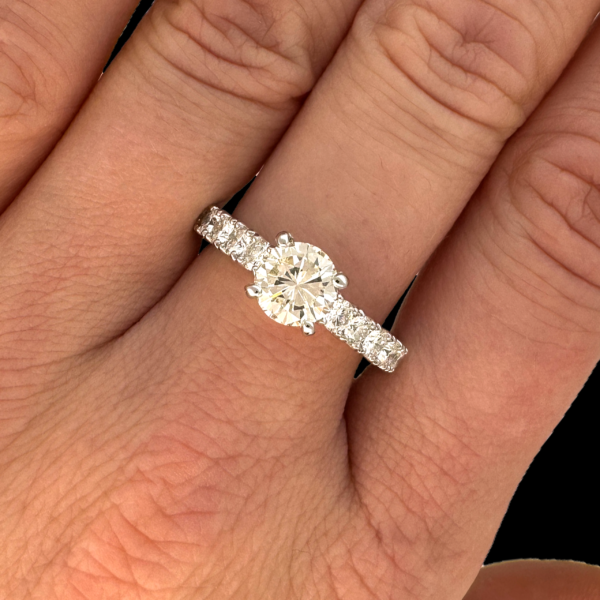 BAGUE SOLITAIRE GAHLAN OR BLANC 750 SERTIE DIAMANT 0,96 Carats – Image 4