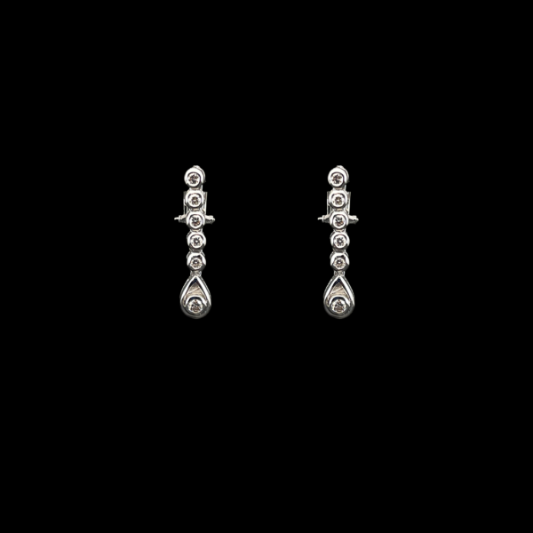 BOUCLES D'OREILLES EN OR GRIS 750 DIAMANTS