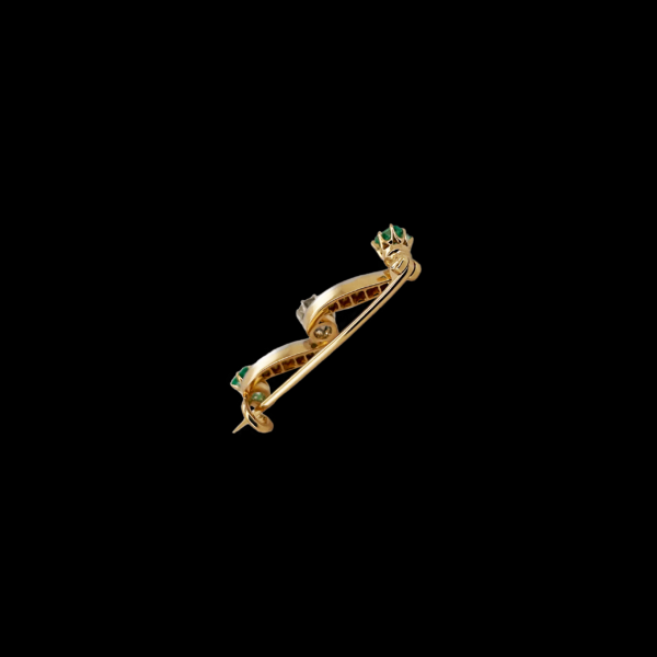 BROCHE VINTAGE EN OR JAUNE 750 SERTIE DE DIAMANTS ET ÉMERAUDES – Image 2