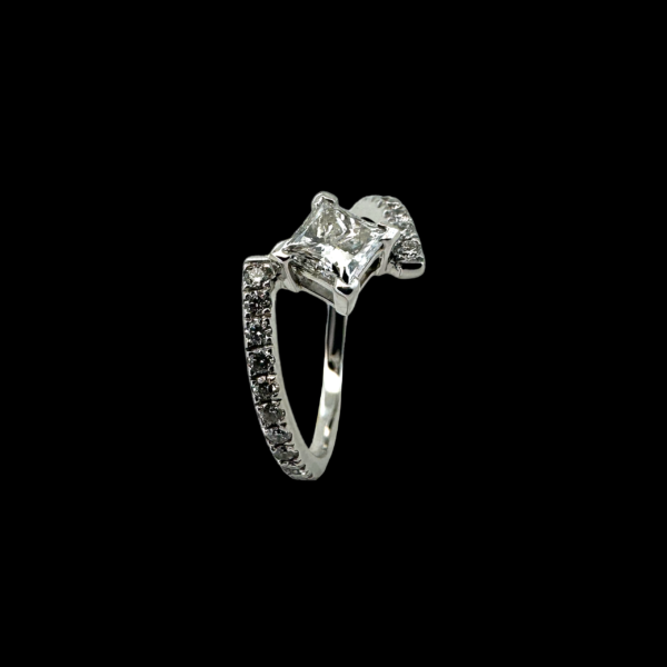BAGUE TOI & MOI EN OR GRIS 750 SERTIE D'UN DIAMANT TAILLE PRINCESSE DE 0,60CT AVEC GIA – Image 2
