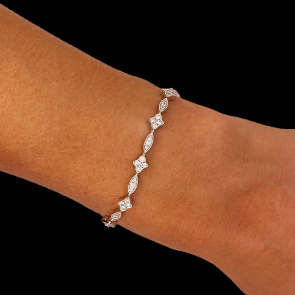 BRACELET TENNIS "ASHI" SERTI DE 91 DIAMANTS BLANC EN OR GRIS 14K – Image 2