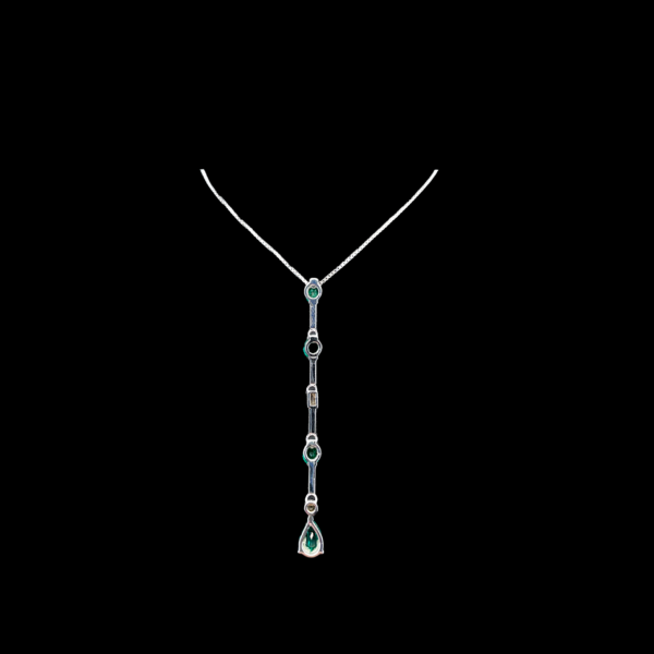 COLLIER-PENDENTIF EN OR BLANC 750 SERTI D'ÉMERAUDES ET DIAMANTS – Image 2