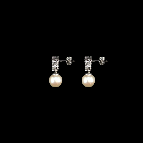 BOUCLES D'OREILLES VINTAGE OR GRIS 750 DIAMANTS ET PERLES – Image 3