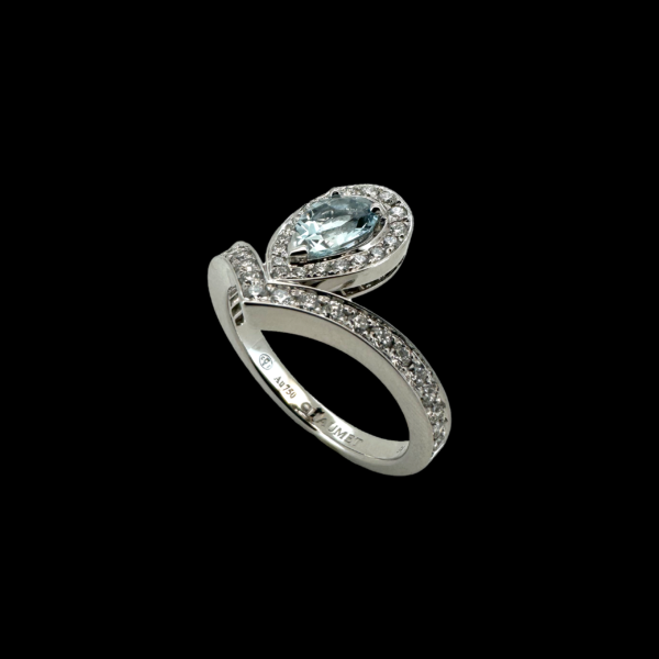 BAGUE CHAUMET JOSEPHINE AIGRETTE EN OR BLANC 750 DIAMANTS & AIGUE MARINE – Image 2