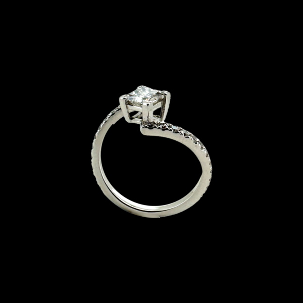 BAGUE TOI & MOI EN OR GRIS 750 SERTIE D'UN DIAMANT TAILLE PRINCESSE DE 0,60CT AVEC GIA – Image 3
