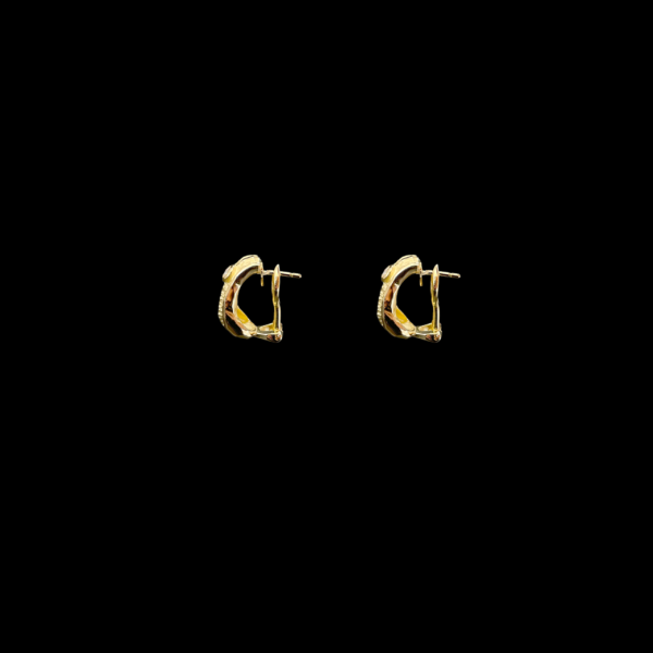 BOUCLES D'OREILLES EN OR JAUNE 750 MARTELÉ ET DIAMANTS – Image 3
