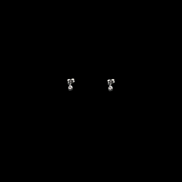 BOUCLES D'OREILLES CLOUS EN OR GRIS 18 CARATS DIAMANTS – Image 2