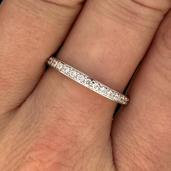 BAGUE TOUR COMPLET 18K OR GRIS SERTIE DE 36 DIAMANTS BLANC – Image 4