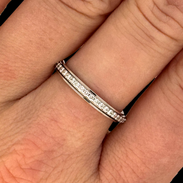 BAGUE PIAGET POSSESSION EN OR GRIS 750 SERTIE DE 47 DIAMANTS – Image 4
