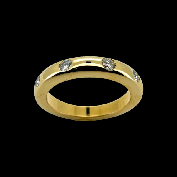 BAGUE EN OR JAUNE 750 ET DIAMANTS